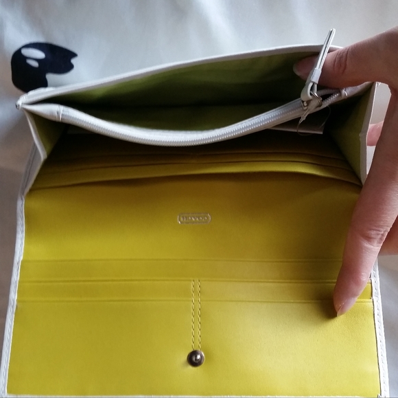 Coach wallet - Picture 2 of 3